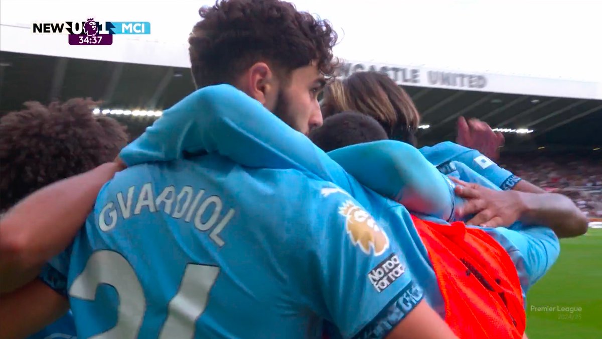 Premier League tweet media