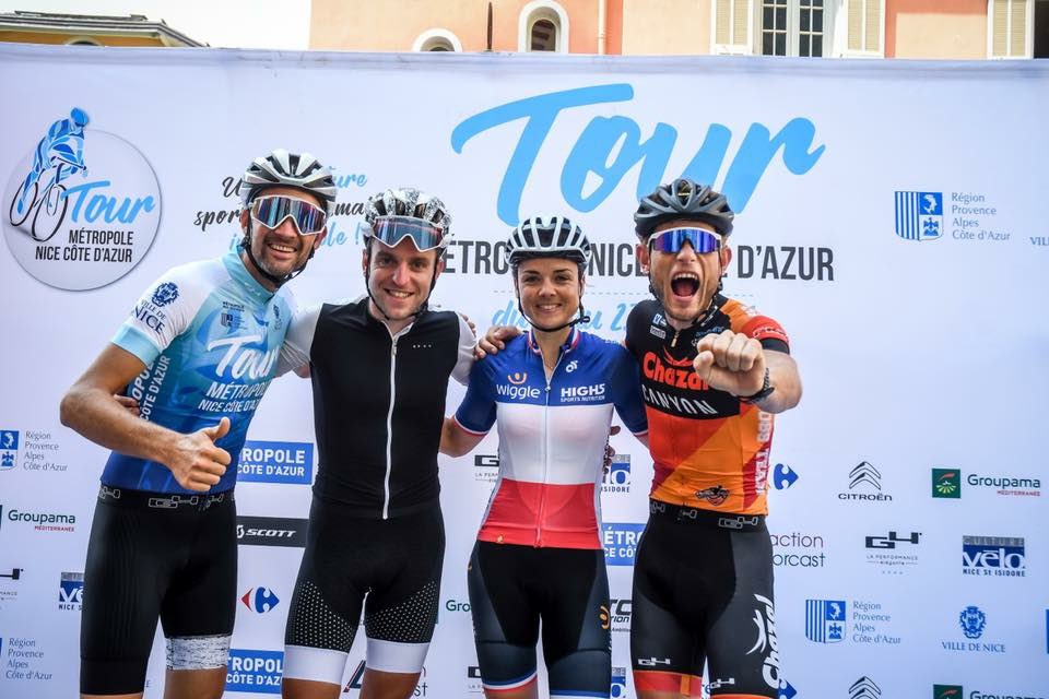 Un gros coucou à Audrey qui a fait tellement pour le cyclisme féminin français et mondial un seul mot bravo madame cordon ragot 
Copif
Petit souvenir avec <a href="/chainelsteve/">Steve Chainel</a> <a href="/CordonRagot/">Audrey CORDON-RAGOT</a> <a href="/LEQUATREG4/">LEQUATRE Geoffroy</a>  #lesRP