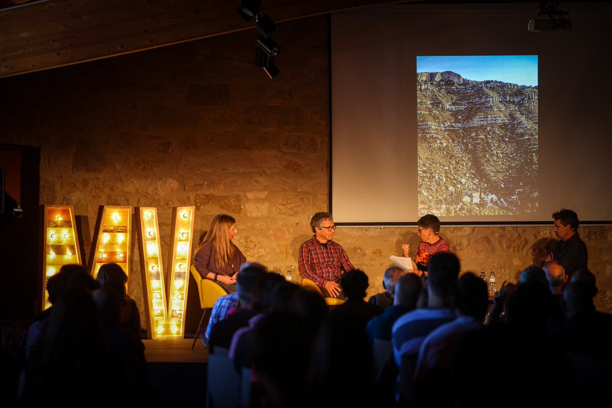 lamira's tweet image. Continuem amb la xerrada ‘Fotoperiodisme vs fotografia documental’ amb @ana_sanchez_b, @dani_codina i Jaume Perelló, que tractaran els límits entre les dues disciplines. Modera la periodista @montsearmengou

#Miravisions2024