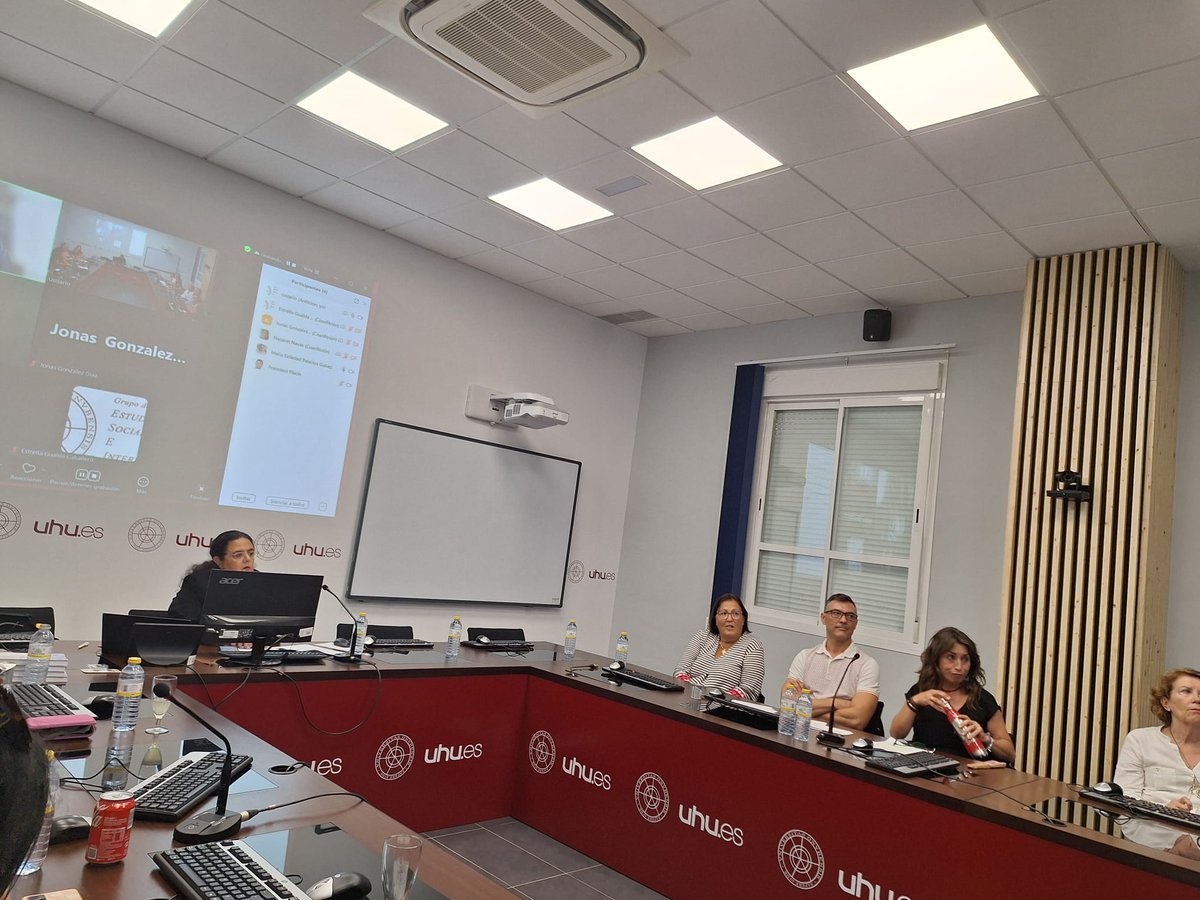 GRACIAS <a href="/UCC_UHU/">UCC_UHU</a> <a href="/cotshuelva/">TrabajoSocialHuelva</a>
<a href="/catrabajosocial/">ConsejoAndaluzTS</a> <a href="/comhuelva/">Colegio de Médicos de Huelva</a>
@enfermeriahuelva <a href="/CruzRojaHuelva/">Cruz Roja Huelva</a>
<a href="/cabreramedina1/">José Carlos Cabrera Medina</a> <a href="/UniHuelva/">Universidad de Huelva</a>
<a href="/GrupoESEIS/">ESEIS</a>
<a href="/coideso/">COIDESO</a> <a href="/uhutso/">Trabajo Social UHU</a> <a href="/desinfoAND/">Proyecto DesinfoAND</a>
<a href="/carolina_reb/">Carolina Rebollo</a> <a href="/RubenCaleroTS/">Rubén Calero Valle</a>
<a href="/Javier_Eien/">Eien</a>
<a href="/ivnrguez/">Iván Rodríguez</a> <a href="/NazaretNavas/">Nazaret Navas</a> <a href="/masolpagal/">Marisol Palacios</a>
<a href="/Begogn/">Begoña García-Navarro</a> <a href="/JacintoMata70/">Jacinto Mata</a>
<a href="/mariajosectitos/">María José Cáceres Titos</a>