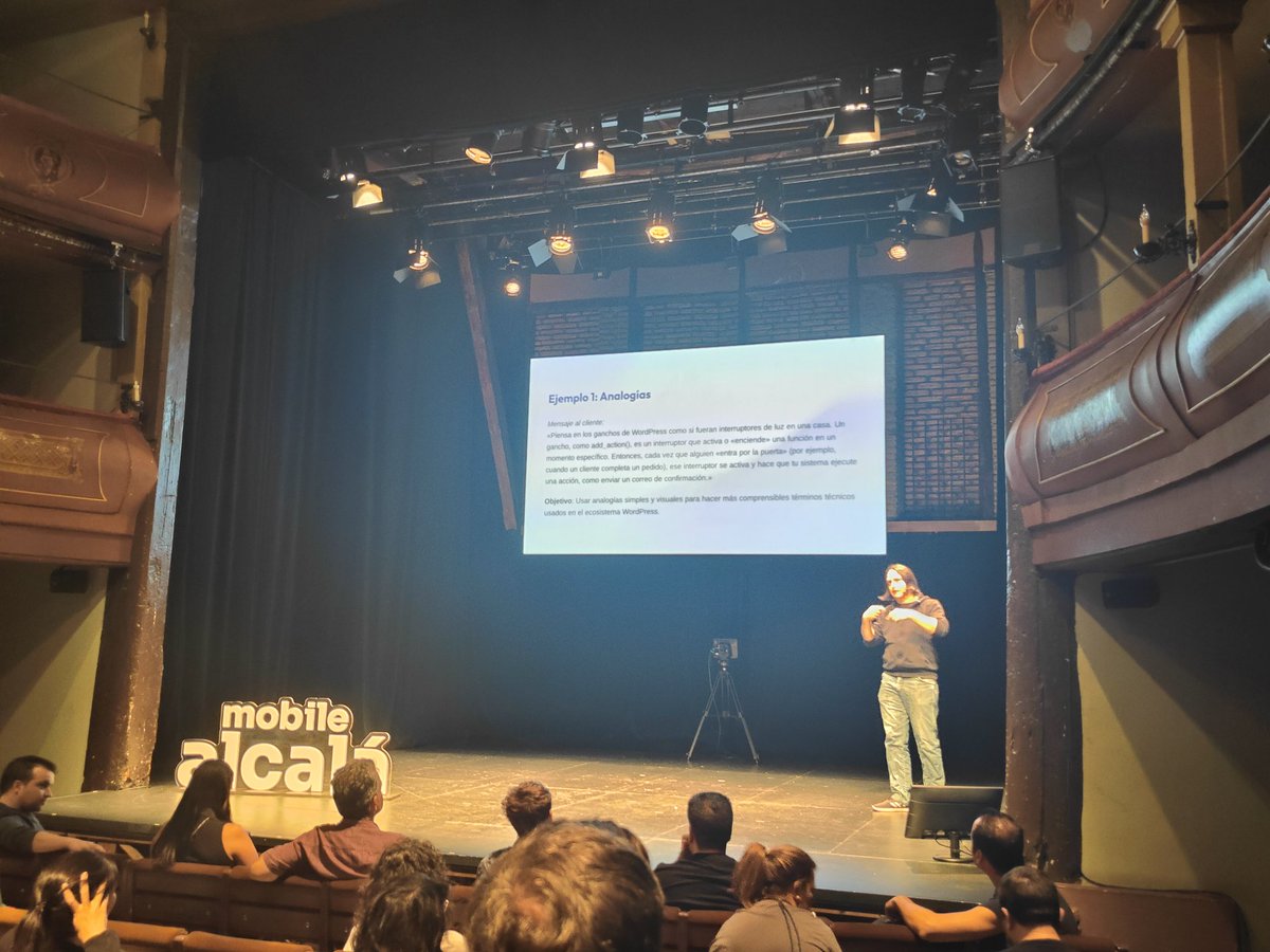 JAVidania's tweet photo. Cerramos el #WPDay de la @Mobile_Alcala con @YordanSoares que nos cuenta como dar soporte ninja a todos nuestros clientes, cuando lo que tenemos es un plugin internacionalmente utilizado como PDF Invoices para WooCommerce https://t.co/9GyD8LZxqQ