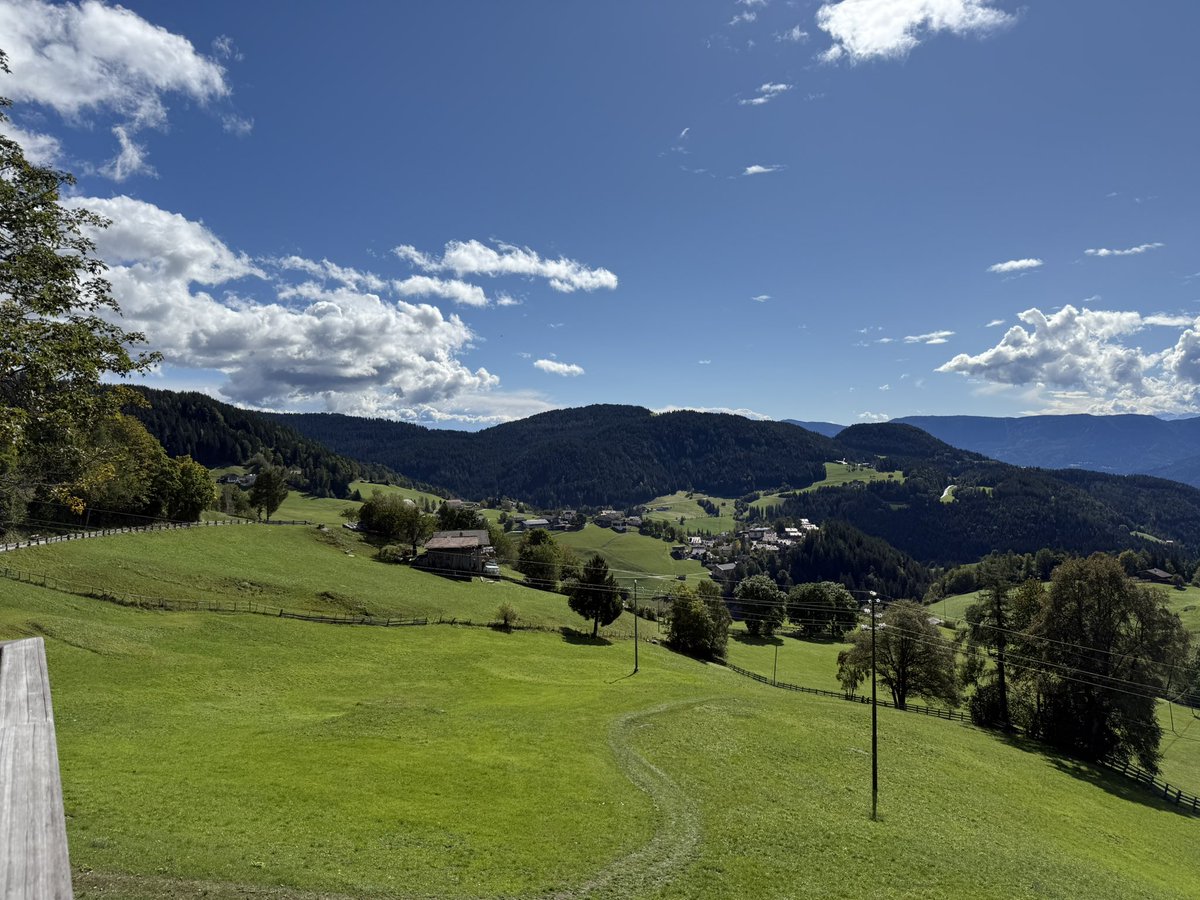 iSimon80's tweet photo. Aussicht aus der Wohnung. Heute bei Perfektem Wetter #süd-tirol #urlaub https://t.co/YNEiqQVTHD