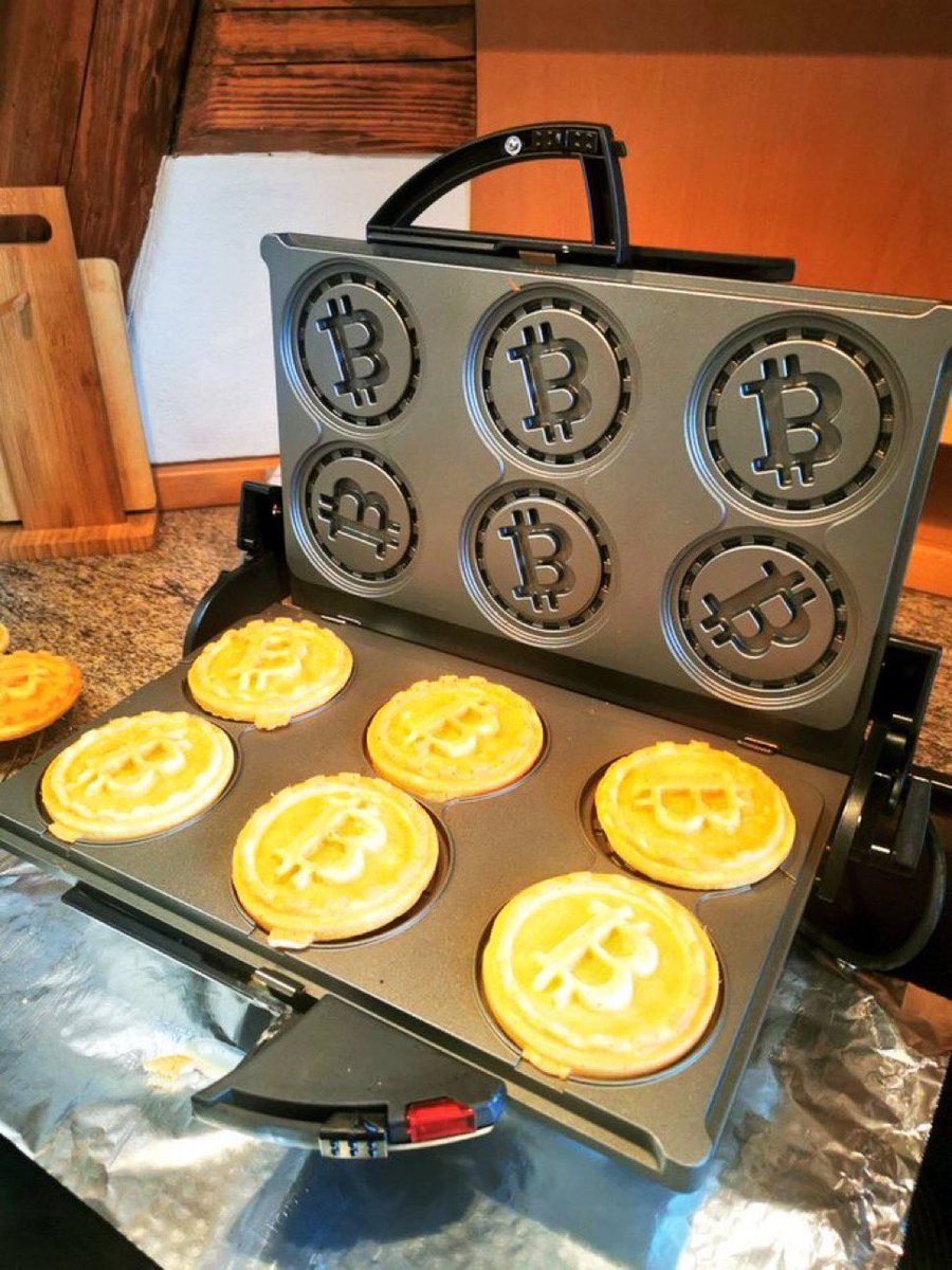 GM ☕️ Self-made Bitcoin waffle maker by @AngieTwenty_one 🙌