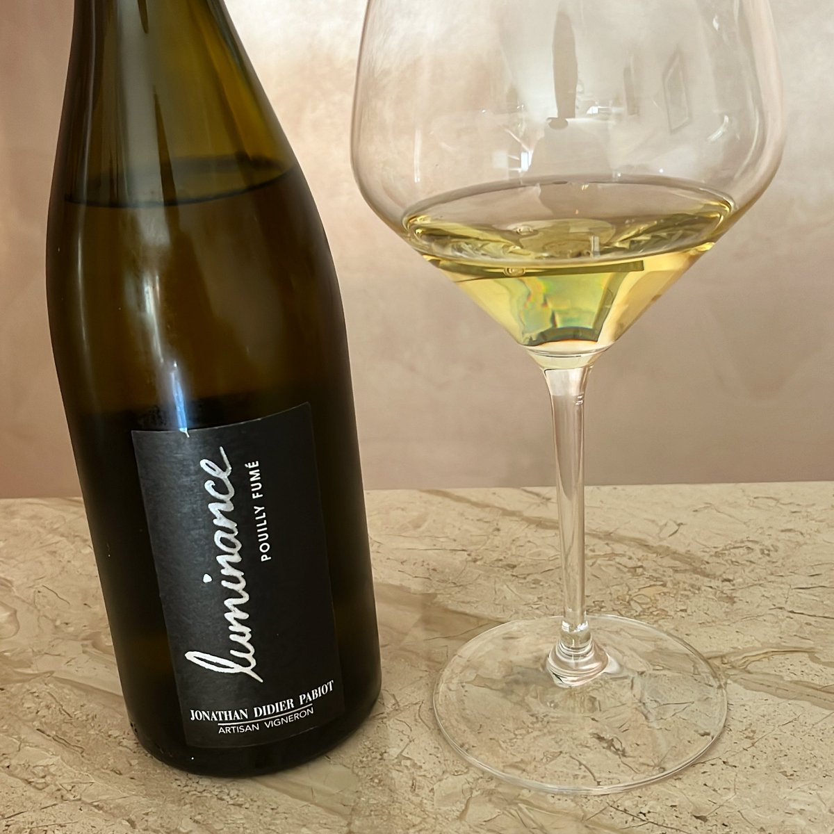 #porfinsábado para probar el #vino Luminance Pouilly Fumé 2020 de Jonathan Didier Pabiot del Valle del Loira #wine #winelovers