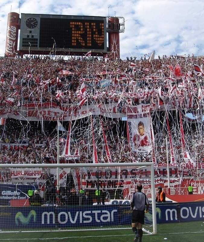 BandaDeRiver14's tweet photo. Feliz Día al Hincha de River ⚪🔴⚪ https://t.co/X3qZ9X777s