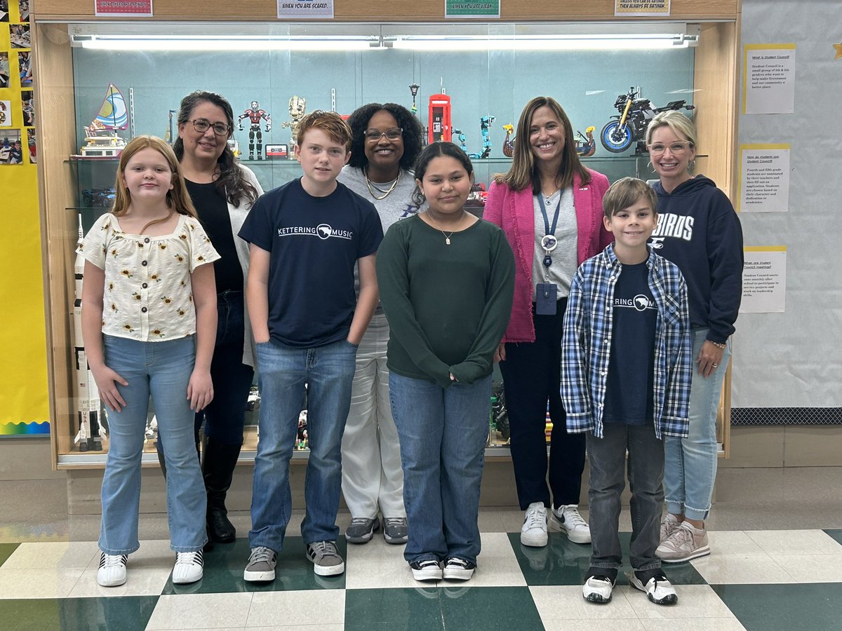 FirebirdSupt's tweet photo. I had the privilege of meeting some amazing student leaders at Greenmont this week with City Council member Lisa Duvall. Gotta love Spirit Week and the STEAM focus with LEGO. #WeAreFirebirds @KCSPortraitGrad @KetteringSchls @KetteringSTEAM https://t.co/bjfWJNOLHz