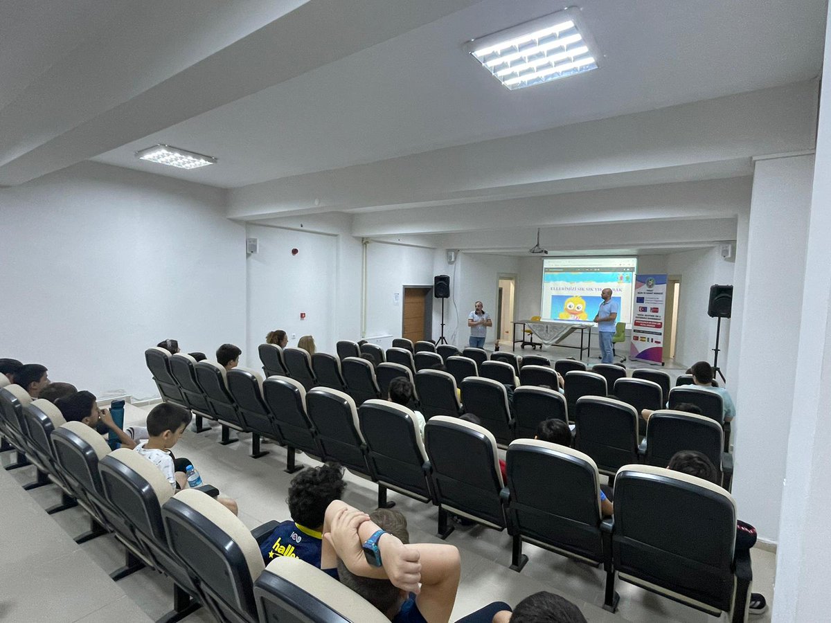 Kurumumuz Psikolojik Danışmanı Dr. Serdar Alkın ve Öğretmenimiz Nurses Yıldız tarafından "Bilsemde Hijyen" konulu sunum yapılarak, temizlik, hastalıklar ve bunlardan korunma ile ilgili öğrencilerimize bilgi verildi.
<a href="/BilsemMeb/">mehmet dur</a>
<a href="/HuseyinKir64/">Hüseyin Kır</a>