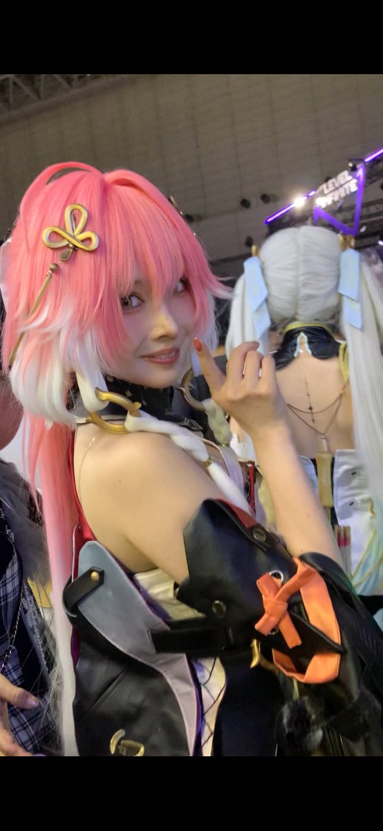 「長離先生から突然特大ファンサ受けてこのあと無事にしんだ私#鳴潮TGS2024 」|あざらしいずみ🦭のイラスト