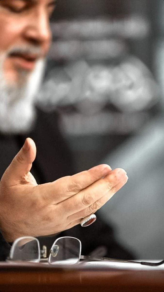 يكفيه فخرا ان قاتليه هم أعداء امير المؤمنين وأن بقتله فرحت قلوب النواصب أعداء الحق أعداء محمد وآل محمد