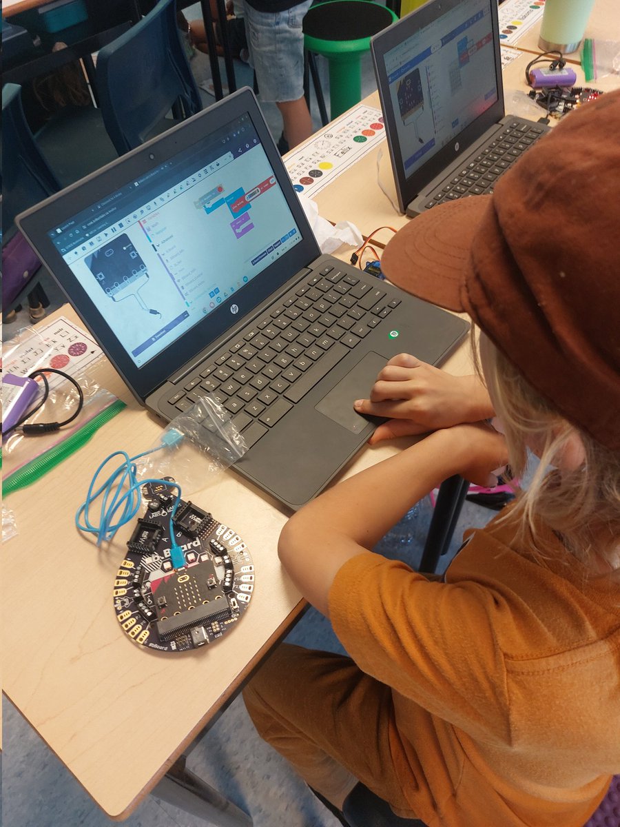 Jessica Mosley (@jessica_maker) on Twitter photo Some tech exploration to kick off the school year! Exploring some materials we will be using over the next few months!
<a href="/TruroElemSchool/">Truro Elementary School</a> <a href="/ccrcef/">CCRCE French Programs</a> <a href="/brilliant_labs/">Brilliant Labs / Labos Créatifs</a>
#tech #makered #explore Some tech exploration to kick off the school year! Exploring some materials we will be using over the next few months!
<a href="/TruroElemSchool/">Truro Elementary School</a> <a href="/ccrcef/">CCRCE French Programs</a> <a href="/brilliant_labs/">Brilliant Labs / Labos Créatifs</a>
#tech #makered #explore