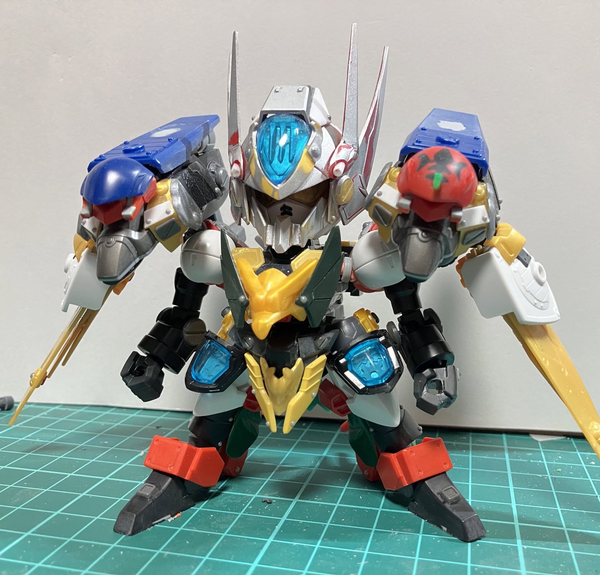 HearT727's tweet photo. #あなたのプラモの製作から完成まで見せて下さい

初手の段階でいい感じにパーツが寄ってきてましたが、ここからが長かった！
最終的に塗装で化けた感じです。 https://t.co/Bk4IhQ6V6G