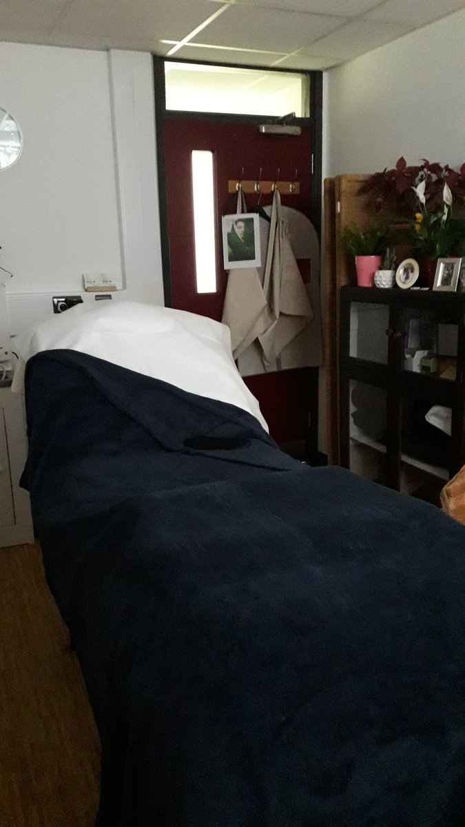 RecoveryWell's tweet photo. 5 years ago I established The Recovery Well and this is where we are today 🤗 Many thanks to all the ladies have have been part of this through the years #smallbusiness #Kent #eco #Wellbeing #Massage #Reflexology #Aromatherapy #TheWellbeingShop #TheRecoveryWell #Ramsgate https://t.co/6NHA5PGKxv