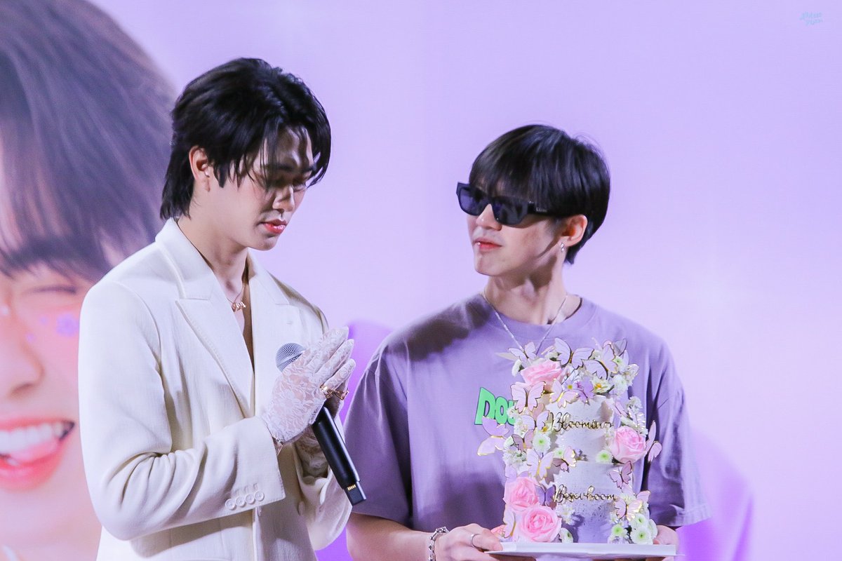 iblueyouna's tweet photo. 280924 

เด็กส่งเค้กหล่อจังค่ะ🎂🍧💘

Blooming with Besevboom 

#26thBesevbloomingBoom 
#besevboom #aou_tnbknr 
@tnbau1 @besevboom https://t.co/T5ceJkDnwg