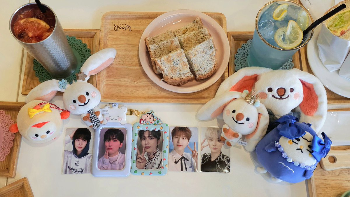 #우빈아_데굴데굴_냠
#미니미니미니_강쥐는먹으면안돼용
#앨런아_마니무