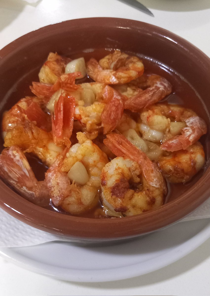 PepGranellTrave's tweet photo. Picoteo improvisado anoche en Quin Café #burriana
Clásicos de siempre que nunca fallan.🤤
#bares #tapear #tapas #cena #BuenosDiasMundo #menjar #cuisine #gastronomía #sábado #eat #puntilla #gambas #gambasalajillo #soparot #cocinacasera #fritura #GoodMorning #Tendencias https://t.co/zEn2HN9Yr3