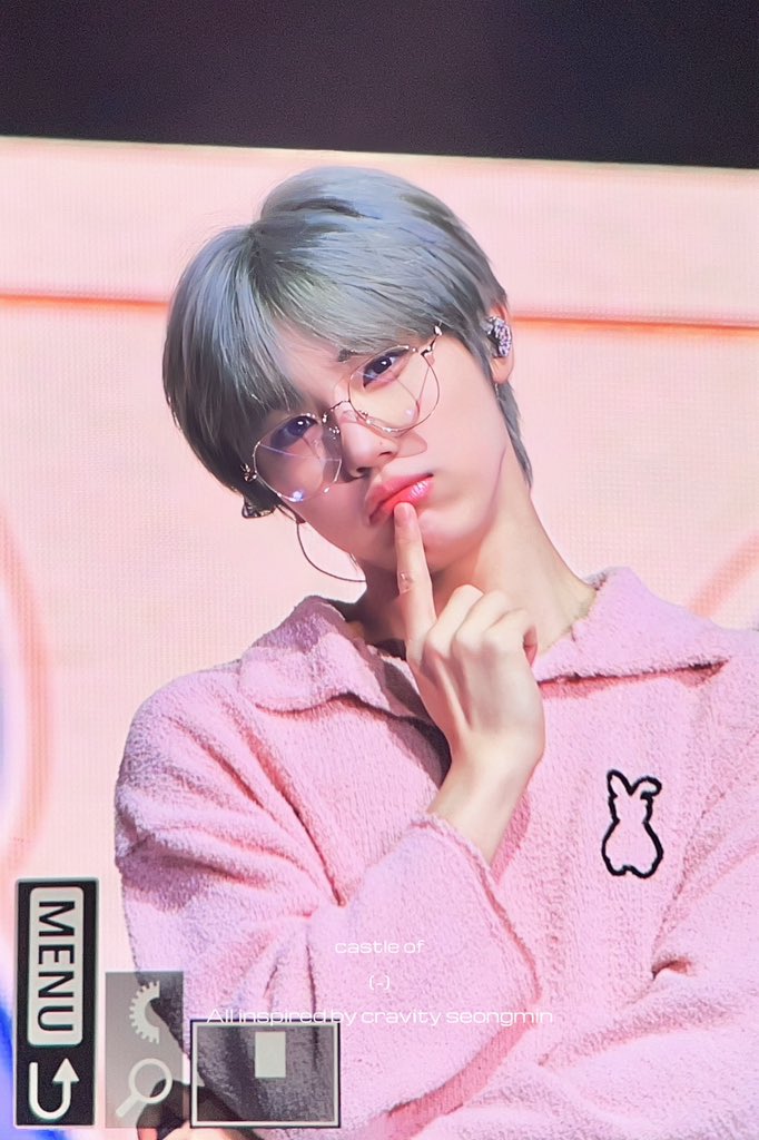 castleof_min's tweet photo. 240928

헤어 넘 예쁘다🥰

#크래비티 #성민 #안성민 #cravity #seongmin https://t.co/8l6kPu6U32