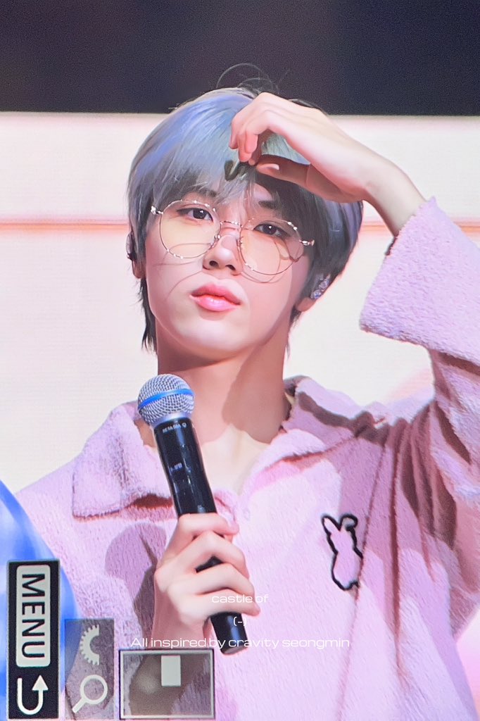 castleof_min's tweet photo. 240928

헤어 넘 예쁘다🥰

#크래비티 #성민 #안성민 #cravity #seongmin https://t.co/8l6kPu6U32