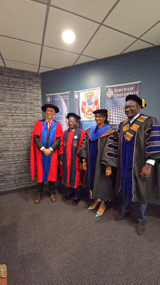 BellarminBya's tweet photo. Le Professeur Modeste BAHATI LUKWEBO a co-dirigé les thèses des nouveaux docteurs à l'université de Miami en collaboration avec la Bircham International University ce 27 septembre 2024 aux USA. De là il se rend à l'université de Toronto au Canada pour la même chose. https://t.co/6uiRDZeRzM