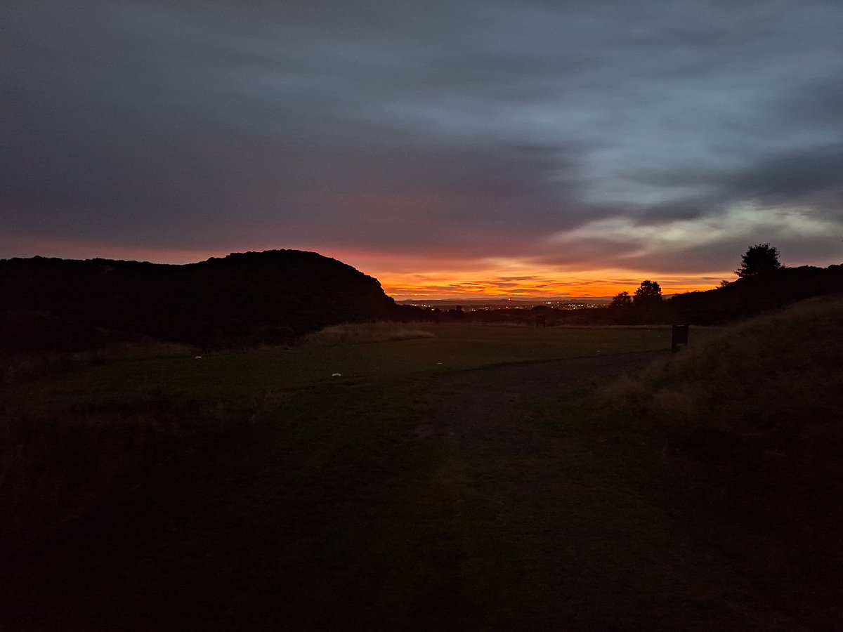 dodger1874's tweet image. Early morning set up for the Semi finals and the Final of the Dispatch Trophy, boys have smashed it all season keeping standards high, hopefully everyone enjoys the day #BraidHills #GreenkeepingOnTheHill #DispatchTrophy