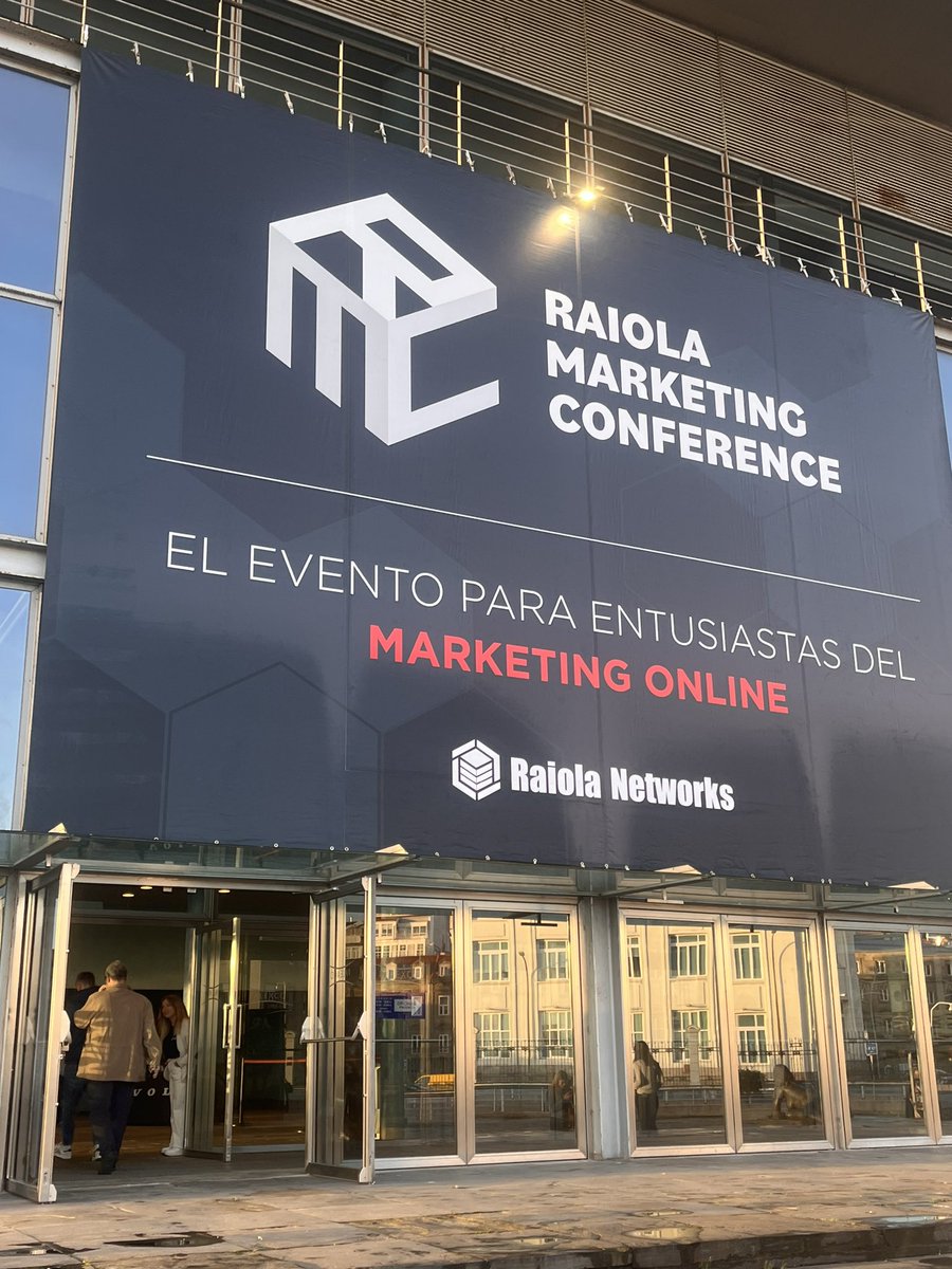 El que madruga en Coruña, se muere de frío….. o se forma en Marketing Digital #RMC24 <a href="/RaiolaNetworks/">Raiola Networks</a> #raiolamola