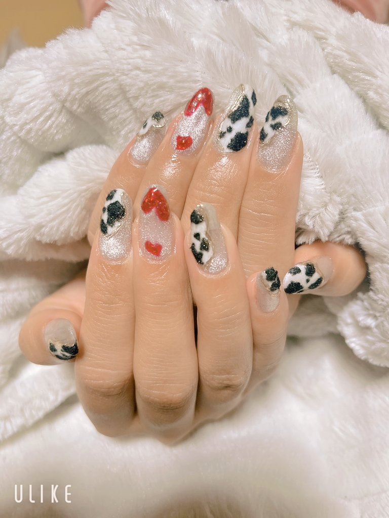 _morun's tweet image. お茶子にネイルしてもらったー！
可愛すぎてやばい🐮❤ﾓｰﾓｰ