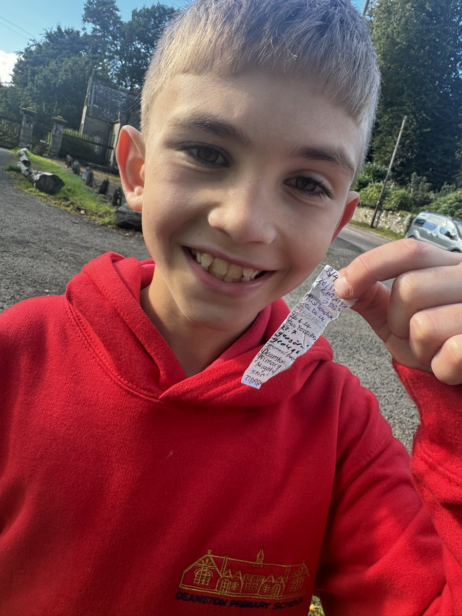 To end #MathsWeekScot <a href="/DeanstonPS/">DeanstonPS 🏞️💛🥃</a> learned about coordinates with the help of <a href="/GoGeocaching/">Geocaching</a>. We were able to seek out two spots locally within the area and left our messages for others to find! #smallschoolbigheart #themightyston