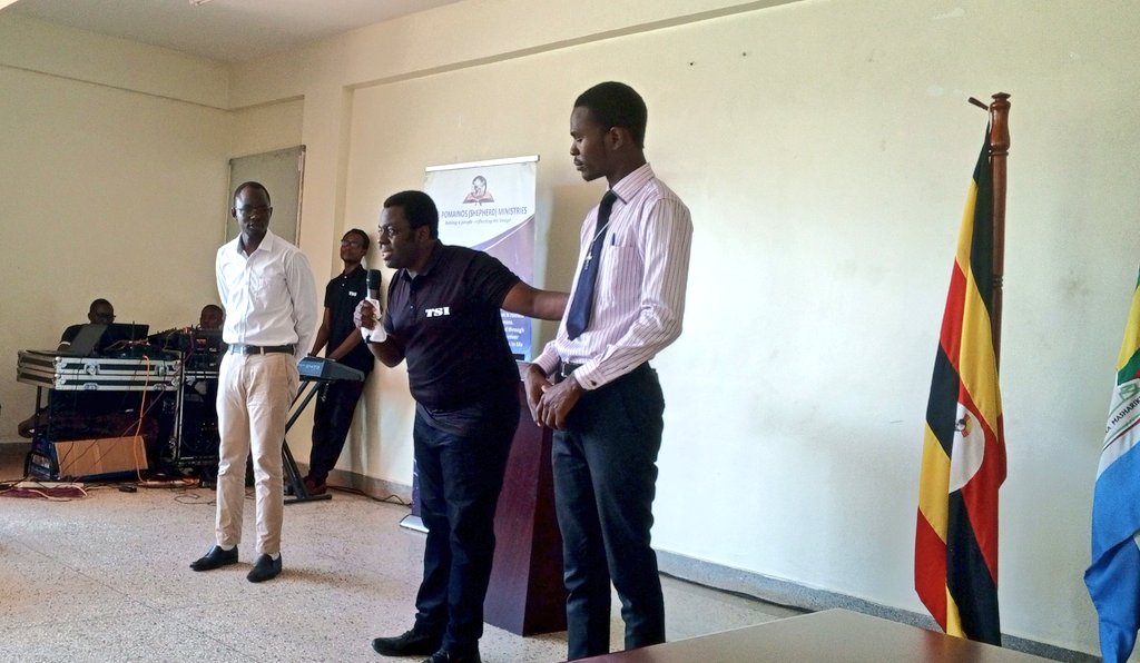 Eaglesccug's tweet image. The reasons we make the wrong choices in life is because we want to fit in with the crowd. You will be responsible for the choices you make and the consequences that come after.

#CaptureTheFuture 
#Youth
#GuluCity
#Choices