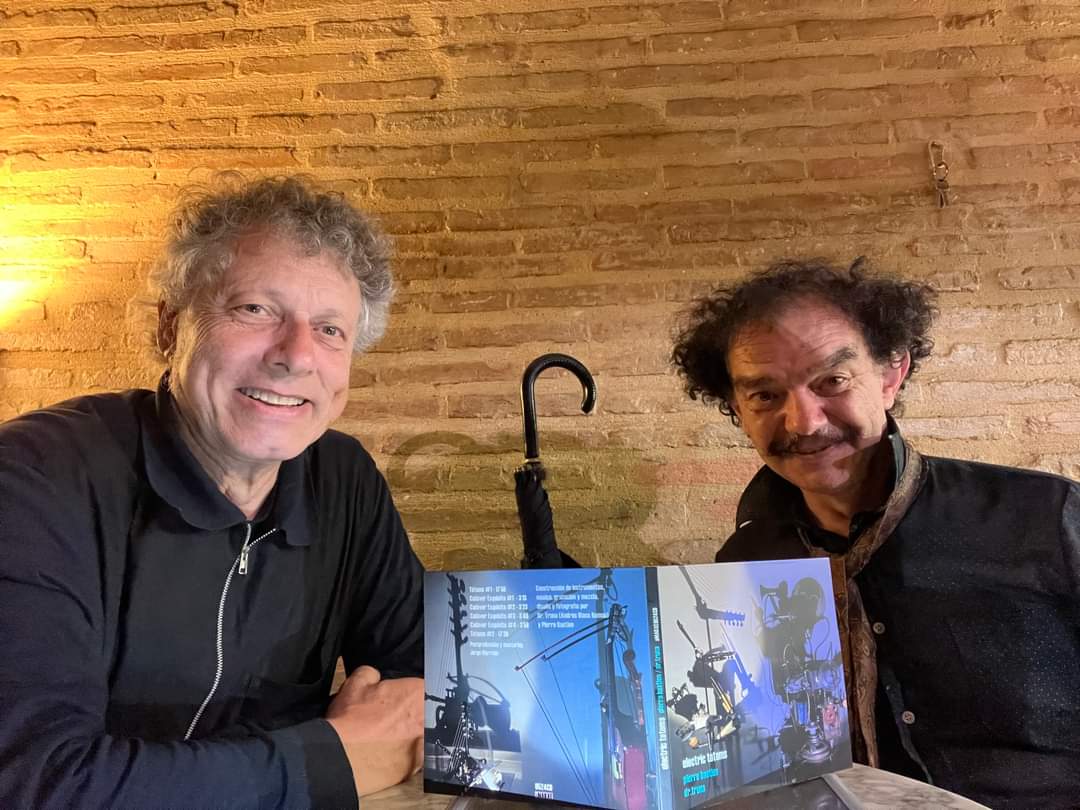 Ya está en preventa 'Electric Tótems', la colaboración de #TrunaAndrés y #PierreBastien para Ámarxe de Rafa Margen que he tenido el placer de masterizar y os puedo decir que es único.
Un desafío para amantes de la innovación sonora que buscan los límites de lo posible