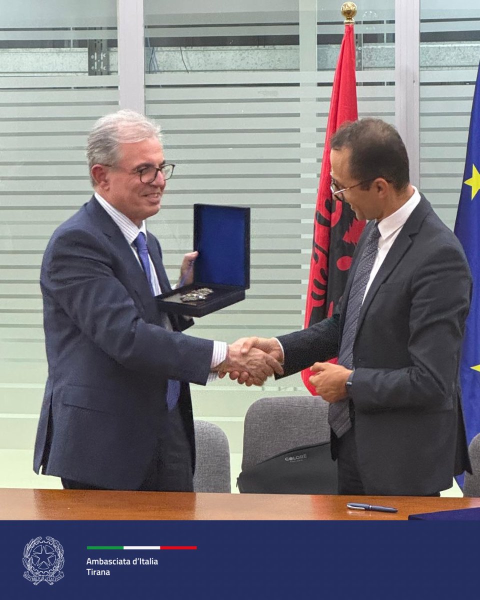 Italy in Albania tweet media