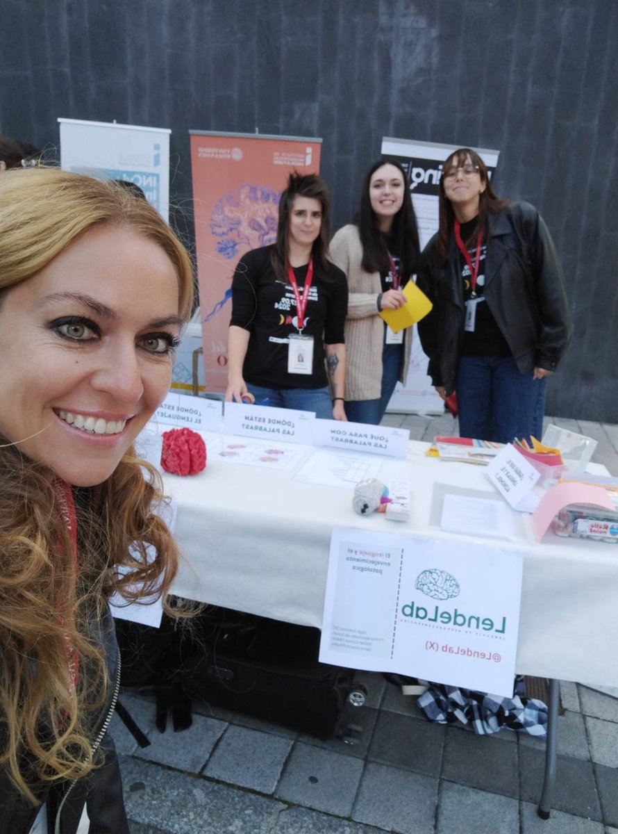 Olga Ivanova (@dr_olga_ivanova) on Twitter photo Ayer, <a href="/LendeLab/">LendeLab</a> se estrenó en la Noche Europea de los Investigadores para divulgar sobre la afectación del lenguaje en la enfermedad de Alzheimer 
<a href="/UCCiUSAL/">Unidad de Cultura Científica y de la Innovación</a> <a href="/Incyl_Usal/">INCYL</a> 
@emmachados Ayer, <a href="/LendeLab/">LendeLab</a> se estrenó en la Noche Europea de los Investigadores para divulgar sobre la afectación del lenguaje en la enfermedad de Alzheimer 
<a href="/UCCiUSAL/">Unidad de Cultura Científica y de la Innovación</a> <a href="/Incyl_Usal/">INCYL</a> 
@emmachados