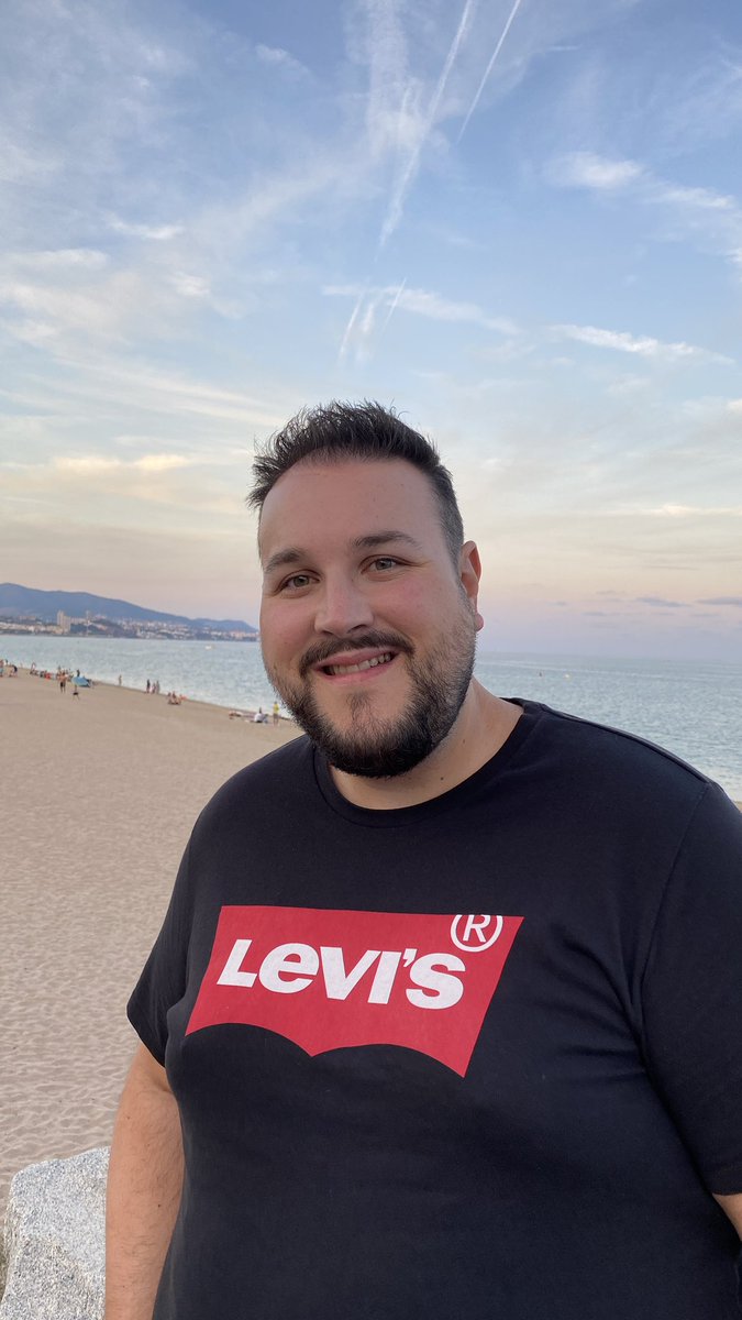 Como pide <a href="/miguelfloro/">Miguel Florido</a> me Presento.
Soy Jesús Mora y soy diseñador web. Ayudo a empresas y emprendedores a transformar sus negocios y crear una presencia online profesional y estratégica 
para conseguir más clientes.
Podéis visitar mi web en jesusmora.es
#RMC24