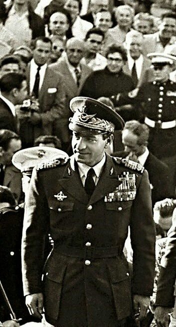 بالاخره دنیا فهمید که شاهنشاه آریامهر شخص نبود!

بلکه ستون و مظهر آرامش خاورمیانه و تمام جهان بود.

و حال همه میداند که جهان تنها با #بازگشت_پادشاهی_پهلوی به آرامش خواهد رسید.

اما این همه ماجرا نیست! چون هنوزم دشمنان بشریت در همه جا فعالند!

پس فقط بگو #KingRezaPahlavi
#جاویدشاه