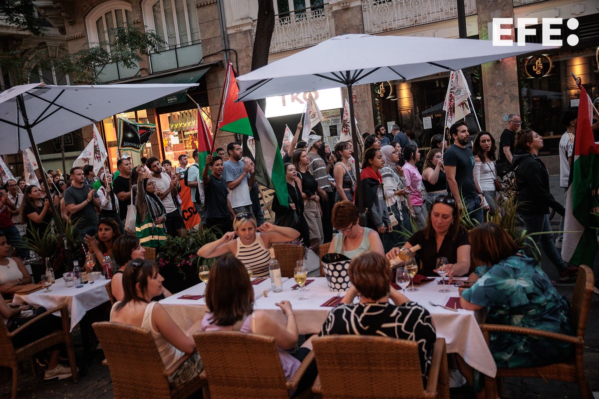 bieluno's tweet image. Manifestación en favor de Palestina convocada por la Confederación General del Trabajo (CGT) y Solidaridad Obrera, junto a más de cien colectivos, asociaciones y movimientos sociales. @EFEnoticias