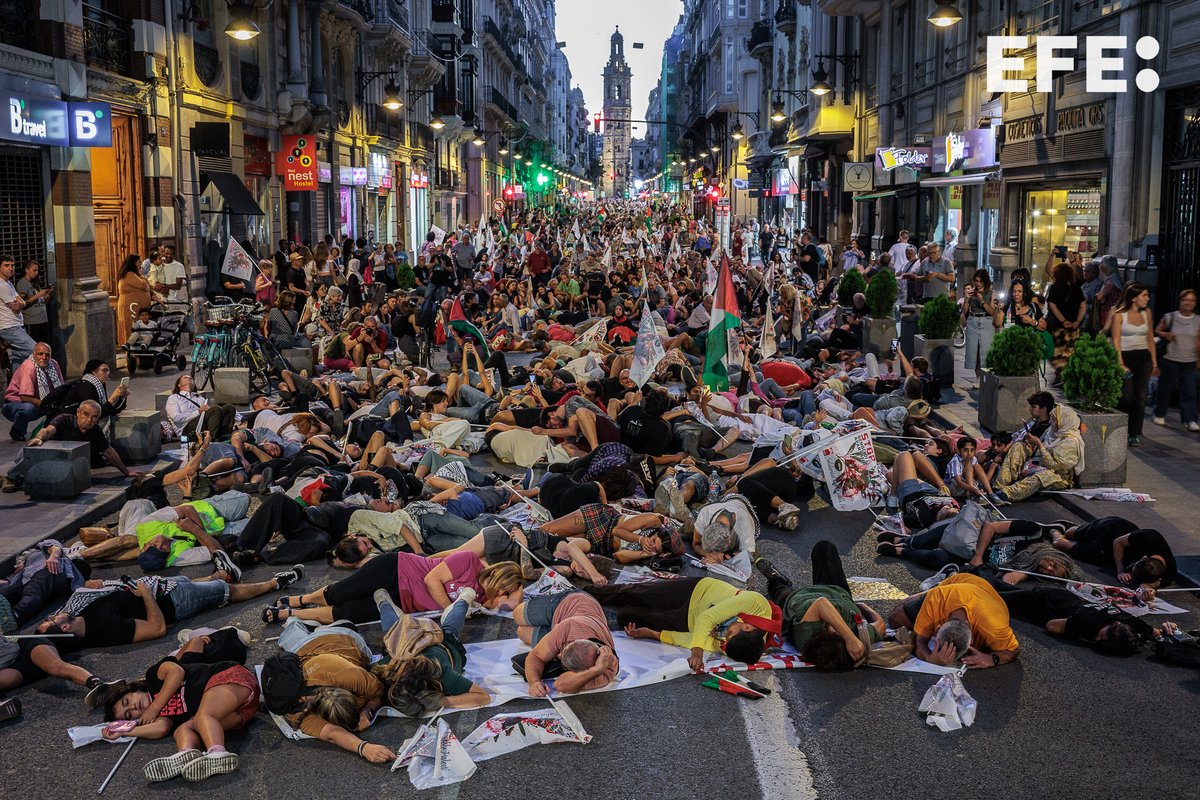 bieluno's tweet image. Manifestación en favor de Palestina convocada por la Confederación General del Trabajo (CGT) y Solidaridad Obrera, junto a más de cien colectivos, asociaciones y movimientos sociales. @EFEnoticias