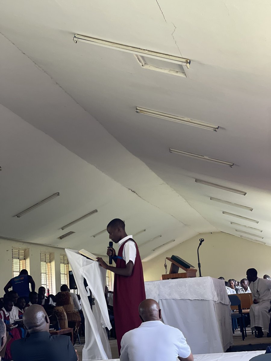 IssobaAlumni's tweet photo. The 2024 Ibanda Secondary School Old Boys Reunion is officially underway! 🙌 After a successful start, we’ve now kicked off the second activity of the day with a mass, celebrated by priests who are proud Old Boys of the school. 🙏 #IbandaSecReunion2024. https://t.co/dAa4XTLC1j