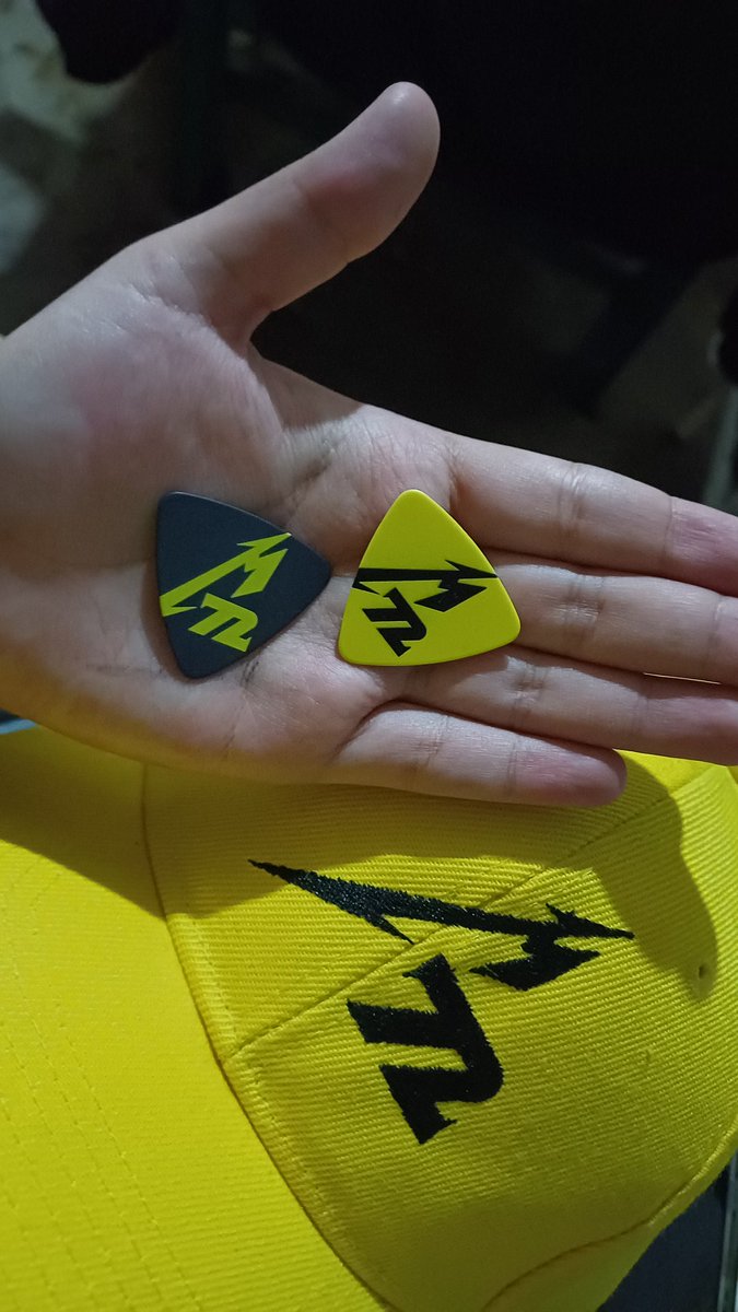 Marceline7w7's tweet photo. Banda me gane dos plumillas XD soy la más feliz😭❤️ https://t.co/oPQZYi6HoW