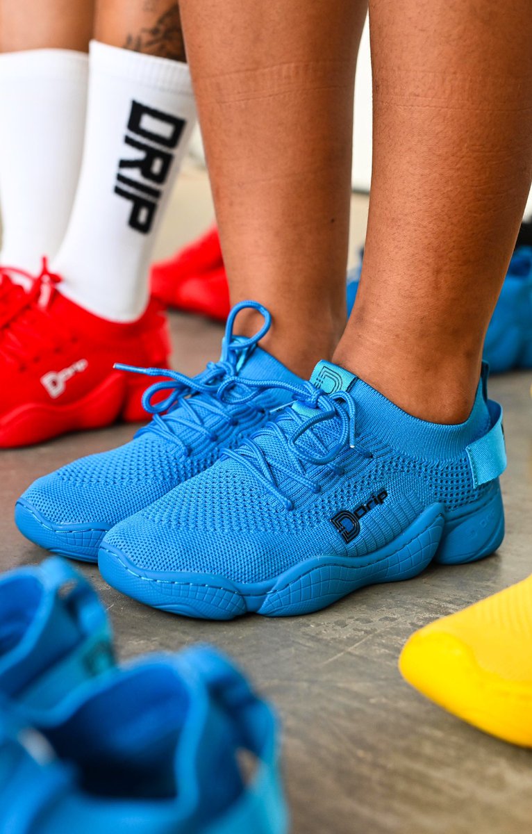 Sneaker0utlet tweet media