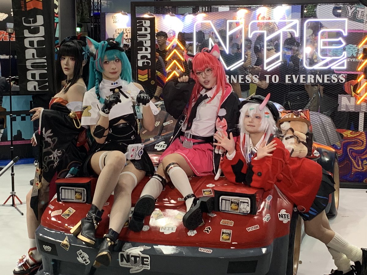 htkmsmt's tweet photo. 今年も参戦🎮
綺麗なお姉さんいっぱいで眼福😍
ノベルティもいっぱい🙌
#TGS2024 
#KONAMI 
#SilentHill2 
#MetalGearSolid 
#REDDUNES
#JALECO
#集英社 https://t.co/lz7QnGHEio