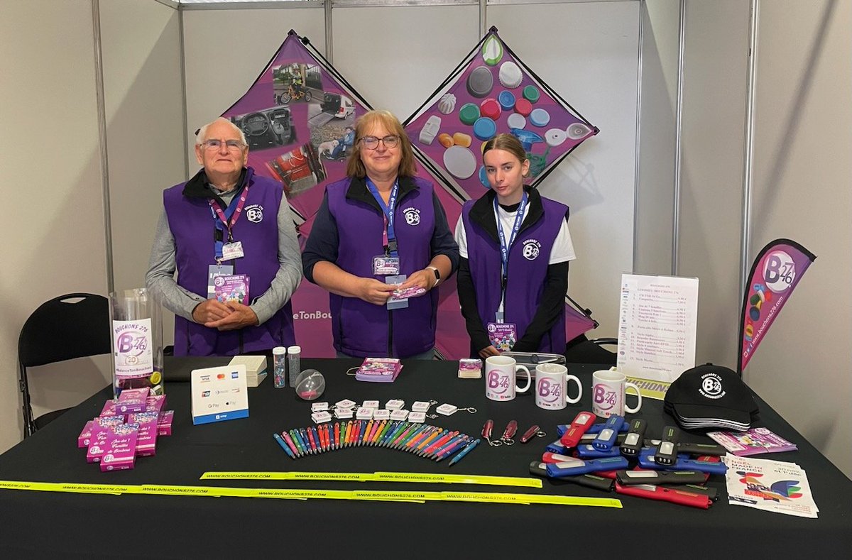 Nos bénévoles présents sur le  village du <a href="/Seinemarathon76/">Seine-Marathon 76</a> au village des partenaires dans l'hôtel de <a href="/seinemaritime/">Seine-Maritime</a>. Venez avec vos bouchons plastique pour la cause du #handicap en Normandie #BalanceTonBouchon