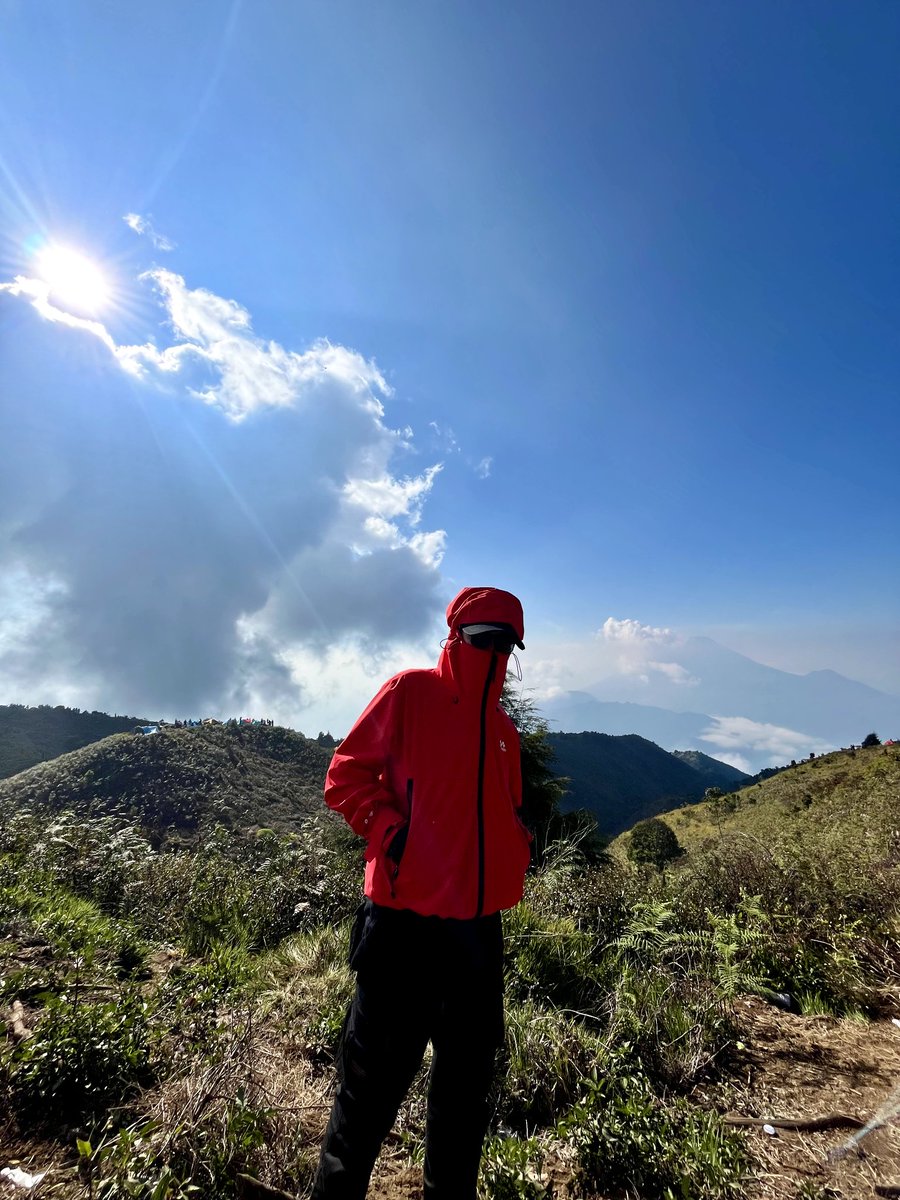 _MasGondes's tweet photo. Pendakian pertama ⛰️ https://t.co/Cj7jlLCxL8