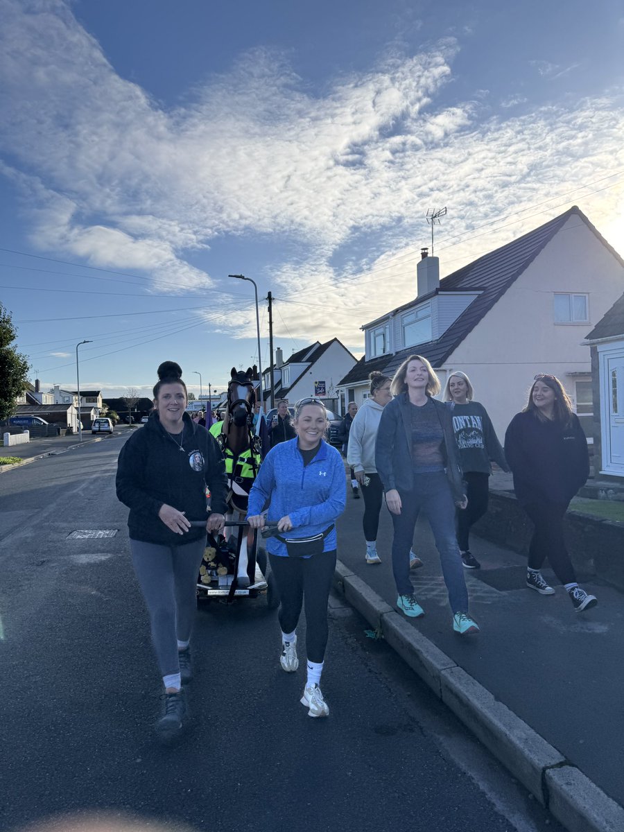 jessicamordenmp's tweet photo. 🐴 A THREAD🐴

This morning, the incredible Emma Webb set off on her Hack to HOYS to raise awareness and funds for teen suicide prevention, in memory of her daughter Brodie, who died in 2020.

(1/4) https://t.co/sbmRQ1H7Sa