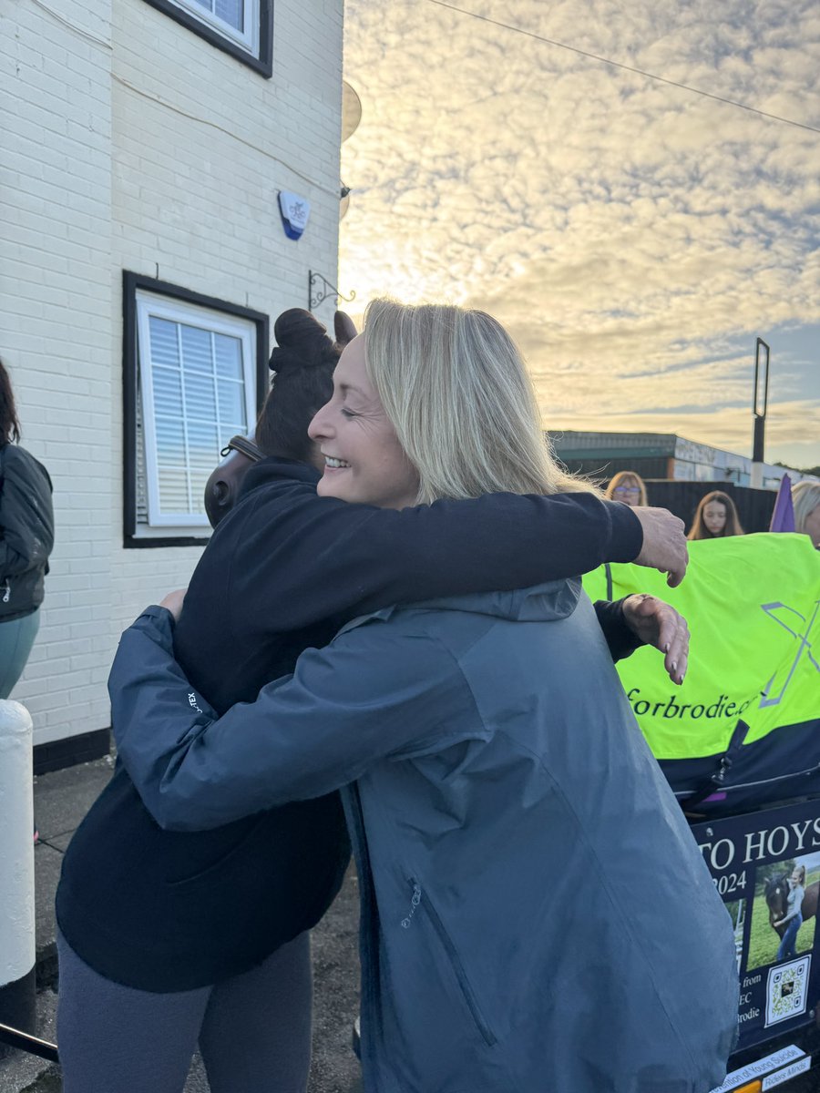 jessicamordenmp's tweet photo. 🐴 A THREAD🐴

This morning, the incredible Emma Webb set off on her Hack to HOYS to raise awareness and funds for teen suicide prevention, in memory of her daughter Brodie, who died in 2020.

(1/4) https://t.co/sbmRQ1H7Sa