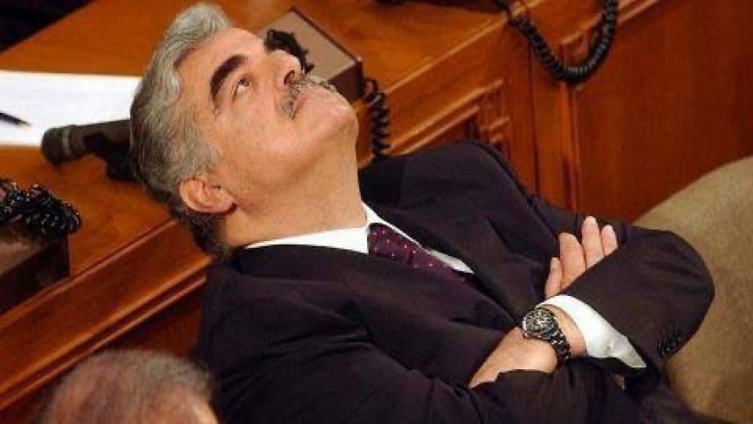 نم قرير العين.. فقد لقي من غدر بك أسوأ مصير.