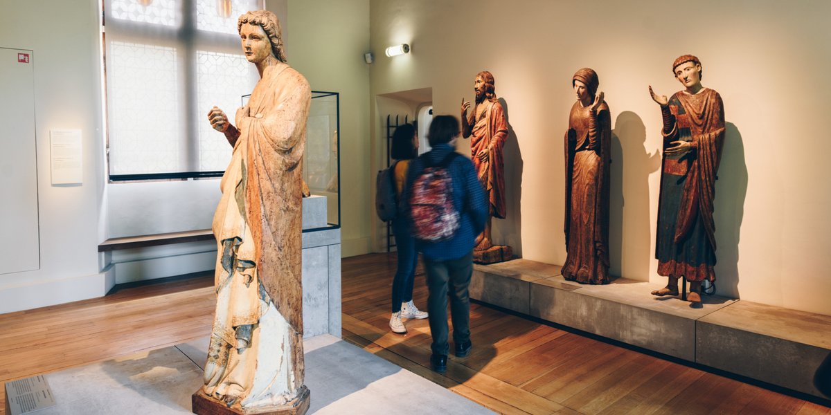 museecluny's tweet image. Le musée en #LSF 👋
Pour participer à notre prochaine visite guidée en langue des signes française, rendez-vous samedi 5 octobre à 11h.
Infos et réservations 👉 musee-moyenage.fr/activites/prog…