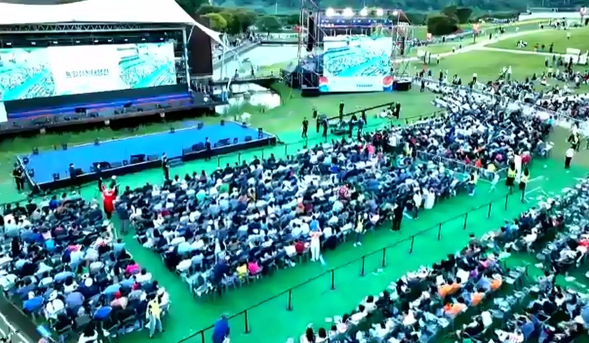 In every major historic moment, there is a time, this is that moment. 

Because the Korean Dream does not just inspire Koreans, it inspires the global citizenry.

#KoreanDream #OneDreamOneKorea #GlobalPeace #koreandream10milcampaign