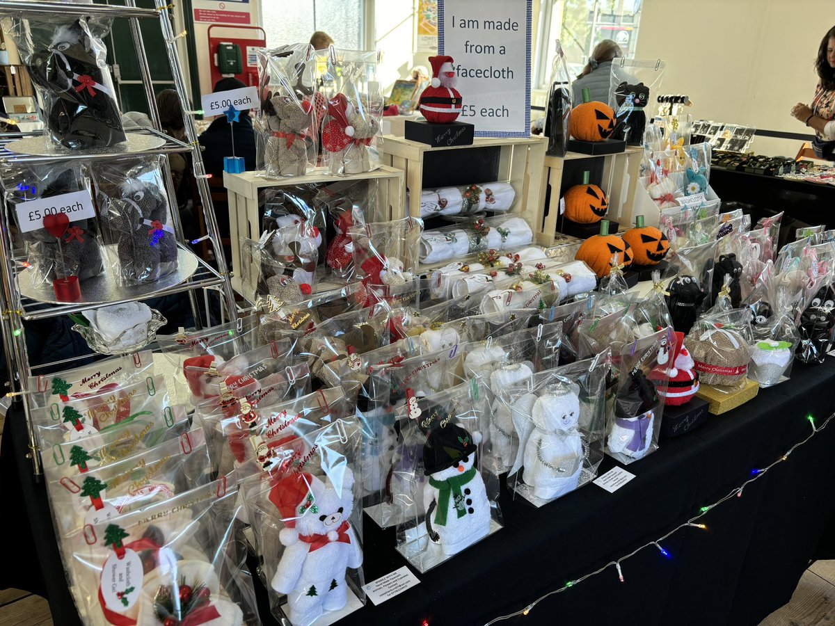 LowestoftCentr1's tweet photo. All set up for todays @WherryLines Autumn Craft &amp; Gift Fair at @greateranglia #Lowestoft station. Open until 4pm Admission Free! #CommunityRail https://t.co/BJVx2BAOiK