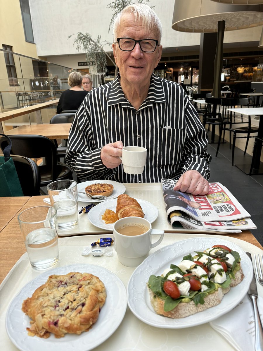 Viikonlopun ratoksi YLEn #pörssipäivä podi 📻. Siellä on mm. armotonta pörssifirmojen namedroppailua…🤓 kera <a href="/JarmoFriman/">jarmo friman</a> ja <a href="/merjamahka/">Merja Mähkä</a> 

Ja kaiken kruunaa osio ”☕️ Erkin kanssa”. Ekin sinko, lataa ja varmista. 4️⃣ ostokohdetta 🎯 mainittu.