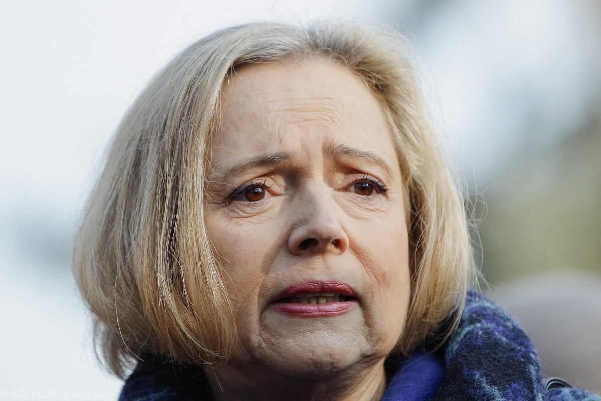 Szanowni Państwo. Bardzo długo zastanawiałem się co mogło spowodować, że syn <a href="/WandaNowicka/">Wanda Nowicka</a> Michał N. został w dorosłym życiu stalinistą zatrzymanym przez ABW i podejrzanym o propagowanie totalitaryzmu. Nadal nie wiem, ale historia tej rodziny jest fascynująca. Jedziemy: