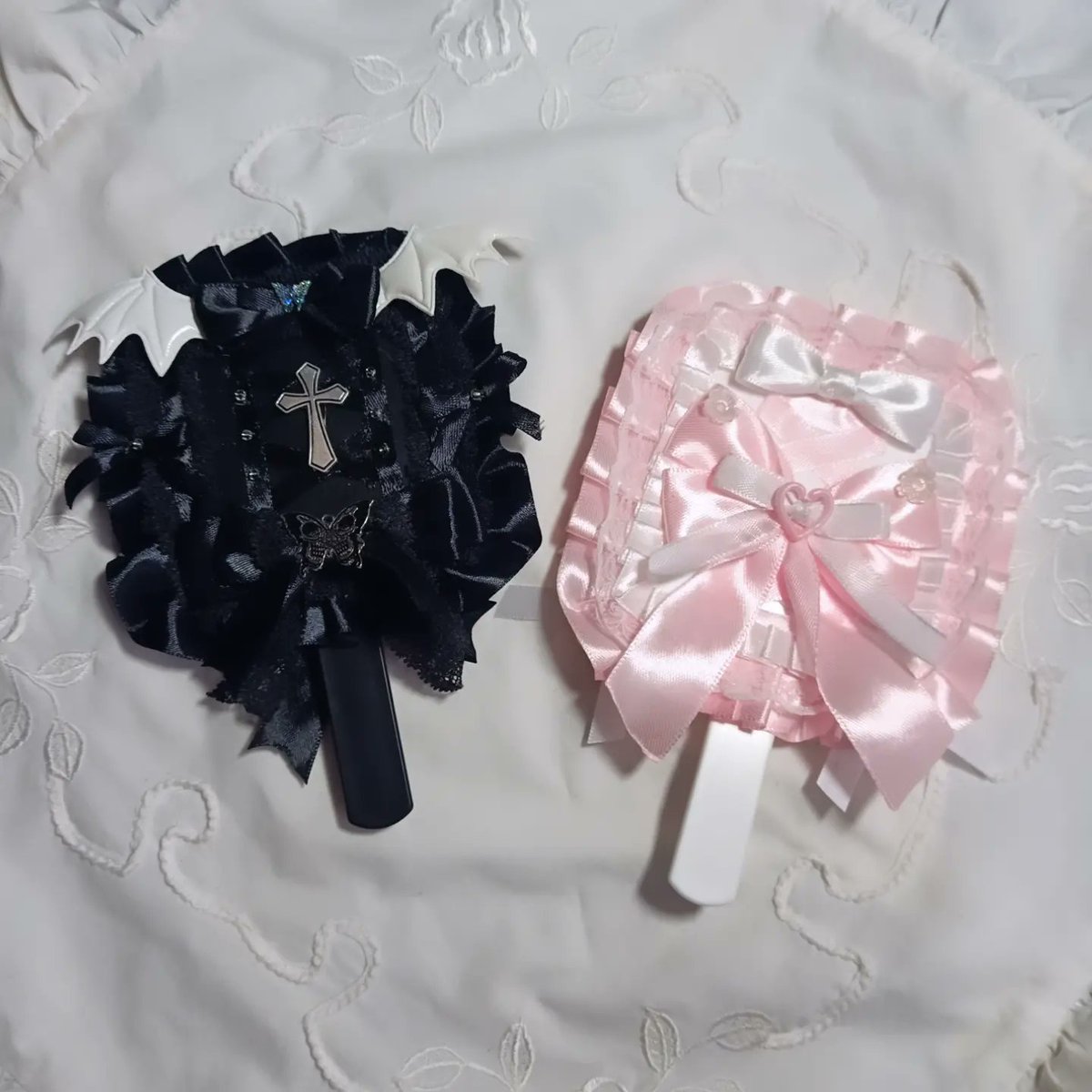 Pika_Gif's tweet image. 🌷Today Drop🌷

น้องๆเซ็ตของน่ารัก จุ้กจิ้กๆ พวงกุญแจไซลิงค์ฉีดยา💊💉 / น้องใบมีด / กระจก / Rosette  ติดเข็มกลัด / ที่หนับเข็มขัดนักเรียน นักศึกษา งับ
💉

#cute #cutestuffs #ของน่ารัก #กระจก #พวงกุญแจน่ารัก #คัตเตอร์ #แฮนด์เมด #ที่รัดเข็มขัดนักเรียน