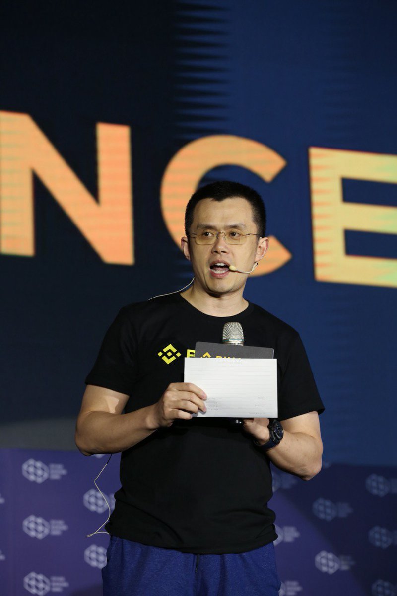 jackvi810's tweet photo. ✍️ "Tiền nào nên kiếm, tiền nào không nên kiếm" - Tâm sự của cựu nhân viên Binance về CZ

Thanks @mscryptojiayi for the sharing.

Respect @cz_binance for what he has contributed to the crypto market.

Đã hơn 3 năm kể từ khi tôi rời Binance! Nhưng mỗi khi gặp khó khăn trong quyết định kinh doanh, tôi thường nghĩ: Nếu là CZ, anh ấy sẽ làm gì?

 I. CZ: Tiền nào nên kiếm, tiền nào không nên kiếm 💸

Trong một buổi ăn tối nhỏ năm 2019, chúng tôi đã nói về cách kiếm tiền trong ngành crypto.

Tôi đã nhìn những người làm giàu nhanh chóng bằng cách 'cắt lỗ', nhận hối lộ và những cách kiếm tiền nhanh chóng khác. Tôi vừa khinh thường, vừa có chút ghen tị với họ.

CZ nhìn tôi và nói: "Trong ngắn hạn, những người thiếu đạo đức có thể kiếm được tiền. Nhưng về lâu dài, những người biết tiền nào không nên kiếm mới có thể đi xa hơn và kiếm được nhiều hơn."

Câu nói này luôn ảnh hưởng đến tôi và khiến tôi kiên định với giới hạn của mình trong ngành Web3. 

=> Ngành này đầy cám dỗ, nhưng phải nhớ đến giá trị xã hội của bản thân, thay vì lung lay nguyên tắc vì lợi ích ngắn hạn.

 II. CZ xử lý xung đột lợi ích như thế nào 🚫

Binance có một quy tắc nghiêm ngặt: Nhân viên mua token phải giữ ít nhất 90 ngày trước khi giao dịch. Ai vi phạm sẽ bị sa thải, không có ngoại lệ. 🫡

Trong một cuộc họp nội bộ, CZ nói: "Nếu bạn nghĩ mình giỏi đầu cơ, thì hãy làm việc đó toàn thời gian. Nếu bạn muốn dùng khả năng của mình để thay đổi ngành này, thì hãy tập trung vào công việc. Chúng ta là nhân viên của sàn giao dịch, không nên cạnh tranh lợi ích với người dùng."

Bảo vệ lợi ích của người dùng không phải là lý do CZ và Binance dùng để xây dựng hình ảnh của mình. CZ luôn đặt lợi ích của người dùng lên trên mọi thứ, kể cả khi xung đột với lợi ích cá nhân của anh ấy.

Anh ấy đã thực hiện điều đó. Việc tự mình tới Mỹ là điều tôi không thể làm được. 🤡

III. Binance trở thành người dẫn đầu ngành có bao nhiêu phần là may mắn? 🚀

Tôi đã chứng kiến sự phát triển bùng nổ của @binance, từ 300 người trong đội ngũ ban đầu, chỉ sau 3 tháng đã tăng lên hơn 800 người.

Dù mở rộng nhanh chóng, CZ vẫn duy trì những buổi one-on-one với bất kỳ ai để đảm bảo không mất đi cái nhìn khách quan về công ty, và việc báo cáo vượt cấp cũng rất phổ biến tại Binance.

Trong một buổi one-on-one trực tiếp với CZ, anh ấy bị đau lưng nhưng vẫn kiên trì tham gia buổi trò chuyện với tôi.

CZ nằm trên thảm yoga, đặt máy tính lên ngực và ra hiệu cho tôi ngồi ghế nói chuyện. Anh ấy hỏi: "Nếu không phiền, tôi có thể nằm nói chuyện với bạn không? Vì cơ thể tôi hiện không được thoải mái." Trời ơi, chỉ cần sếp không ngại là được, vậy mà anh ấy lại hỏi tôi có phiền không. 😱

Trong buổi trò chuyện, CZ đã phân tích rất sâu sắc về ưu và nhược điểm của tôi, khiến tôi có cảm giác anh ấy còn hiểu tôi hơn cả chính mình.

Tôi cũng thẳng thắn chia sẻ với CZ về những hạn chế trong quản lý của Binance và những tác động tiêu cực của việc mở rộng quá nhanh.

Tuy nhiên, mỗi khi chúng tôi nghĩ rằng công ty đã chạm trần, CZ lại vượt qua những thách thức trước khi những điều tồi tệ xảy ra.

Ví dụ, khi công ty mở rộng lên hơn 800 người, CZ đã dừng việc tuyển thêm nhân sự và tập trung vào đào tạo quản lý tầm trung, áp dụng các biện pháp đánh giá nghiêm ngặt.

----

Có rất nhiều ví dụ như vậy. Theo tôi, những gì người khác cho là may mắn, thực chất là kết quả của giá trị và tầm nhìn của CZ và Heyi, kết hợp với khả năng thực hiện hoàn hảo.

$BNB holder rất may mắn khi có CZ, @heyibinance và hàng nghìn nhân viên tài năng của Binance hỗ trợ họ. Tôi chỉ cần tin tưởng vào họ là đủ.